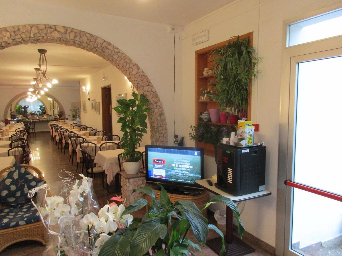 Hotel Pensione Ornella Cesenatico Exterior photo